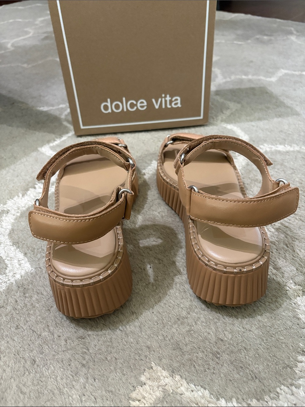 Dolce Vita Debra, Toffee embossed leather strap platform sandal size 7.5 - Picture 15 of 17